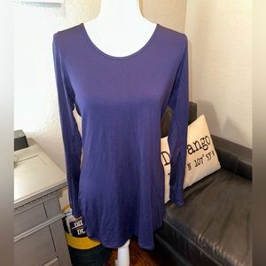 Splendid Nightgown. Size Large in Navy. Excellent Condition, Like New.